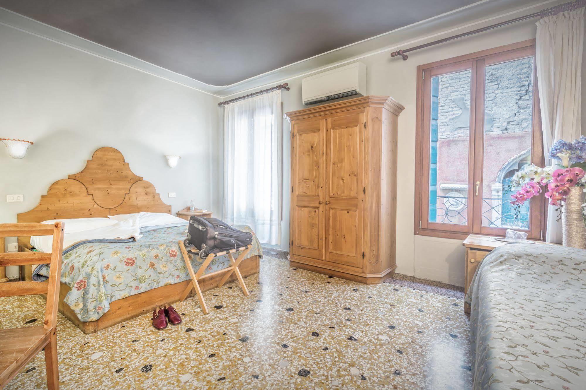 Locanda Bareteri Венеция Экстерьер фото