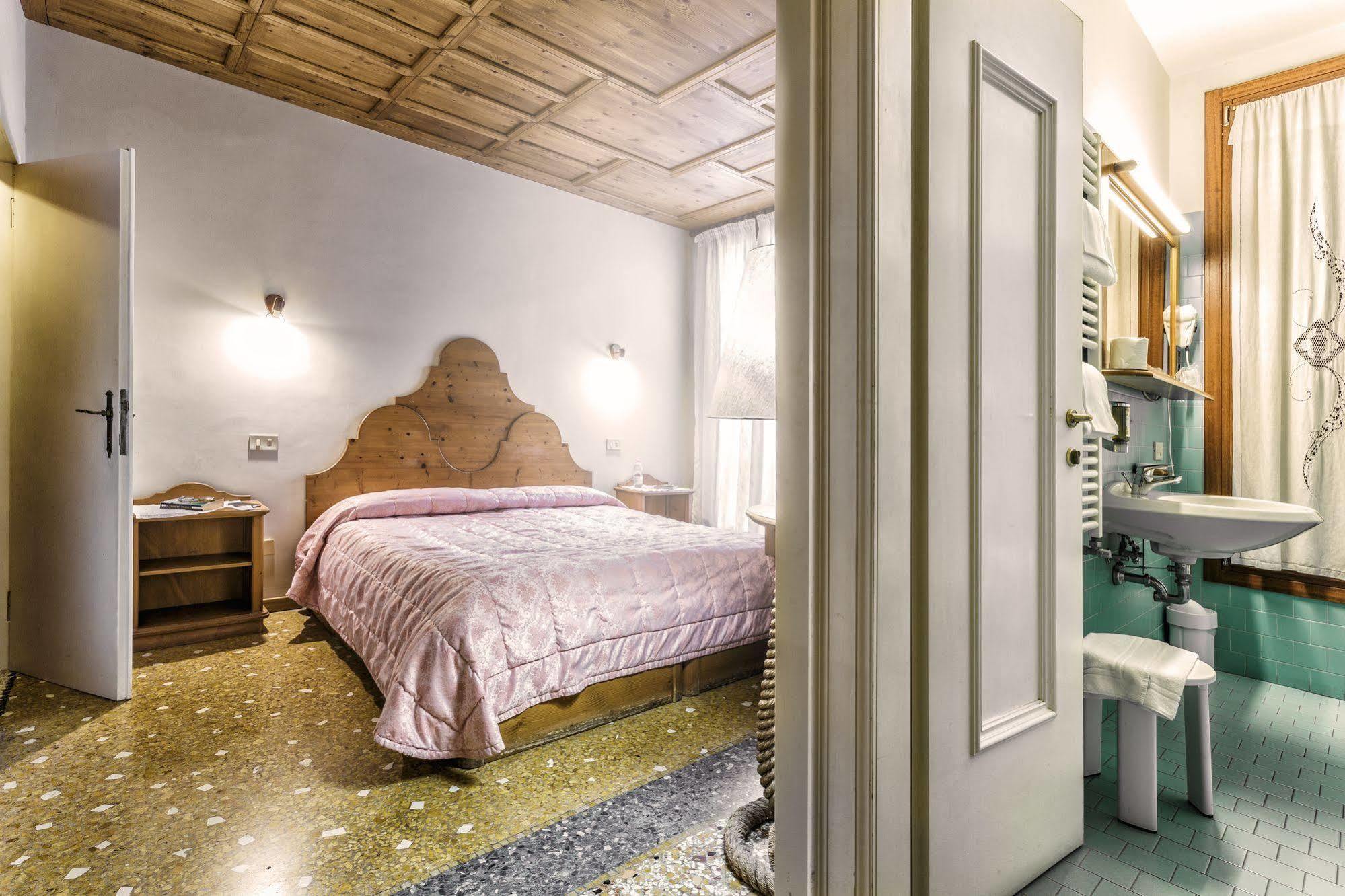 Locanda Bareteri Венеция Экстерьер фото